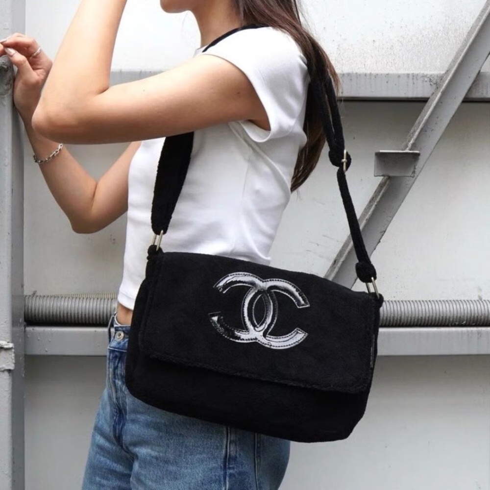 NWT Chanel Beauty Precision Adjustable Crossbody Shoulder Bag Black and Black